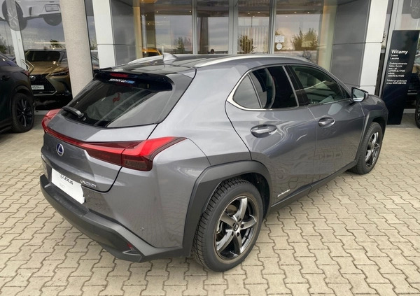 Lexus UX cena 129900 przebieg: 29702, rok produkcji 2020 z Dobrzyca małe 232